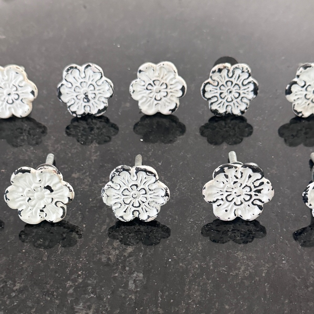 Set of 10 Round Metal Shabby Chic Whit Embossed Knob Hardware